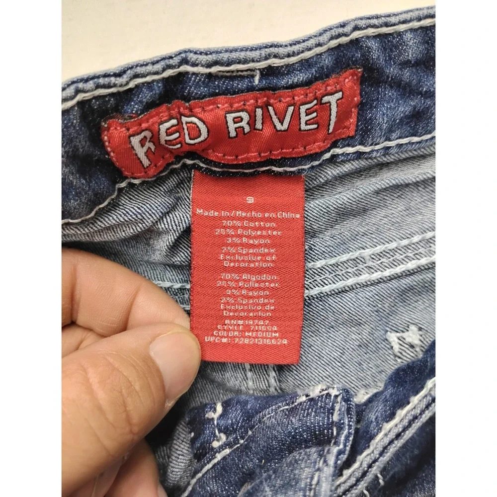 Red Rivet red rivet